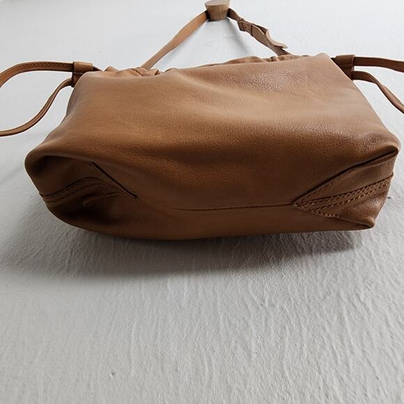 Madewell Piazza Drawstring Leather Crossbody Bag Timber Beam Tan NEW - Picture 8 of 14